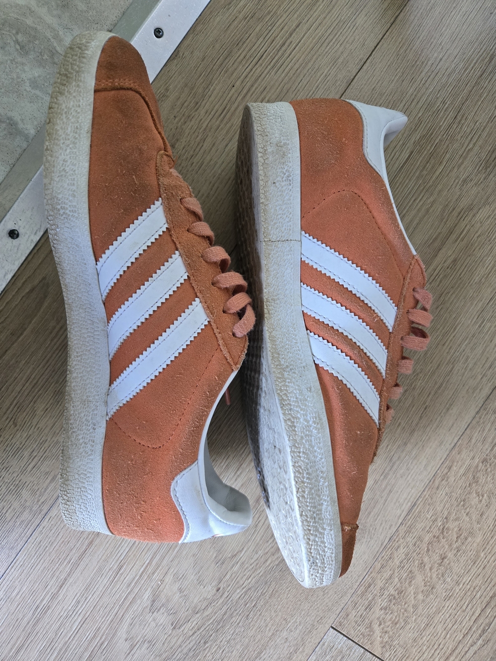 Orange Adidas Gazelle US6, EU 37 1/3